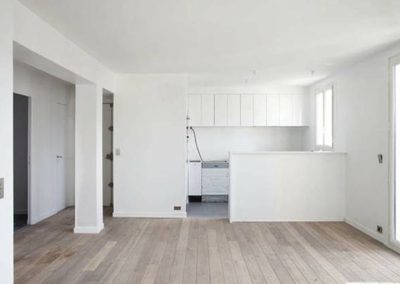 Installation de plancher de bois franc résidentiel à Laval sur la Rive-Nord / Entrepôt Couvre Plancher et Decor situé à Mascouche